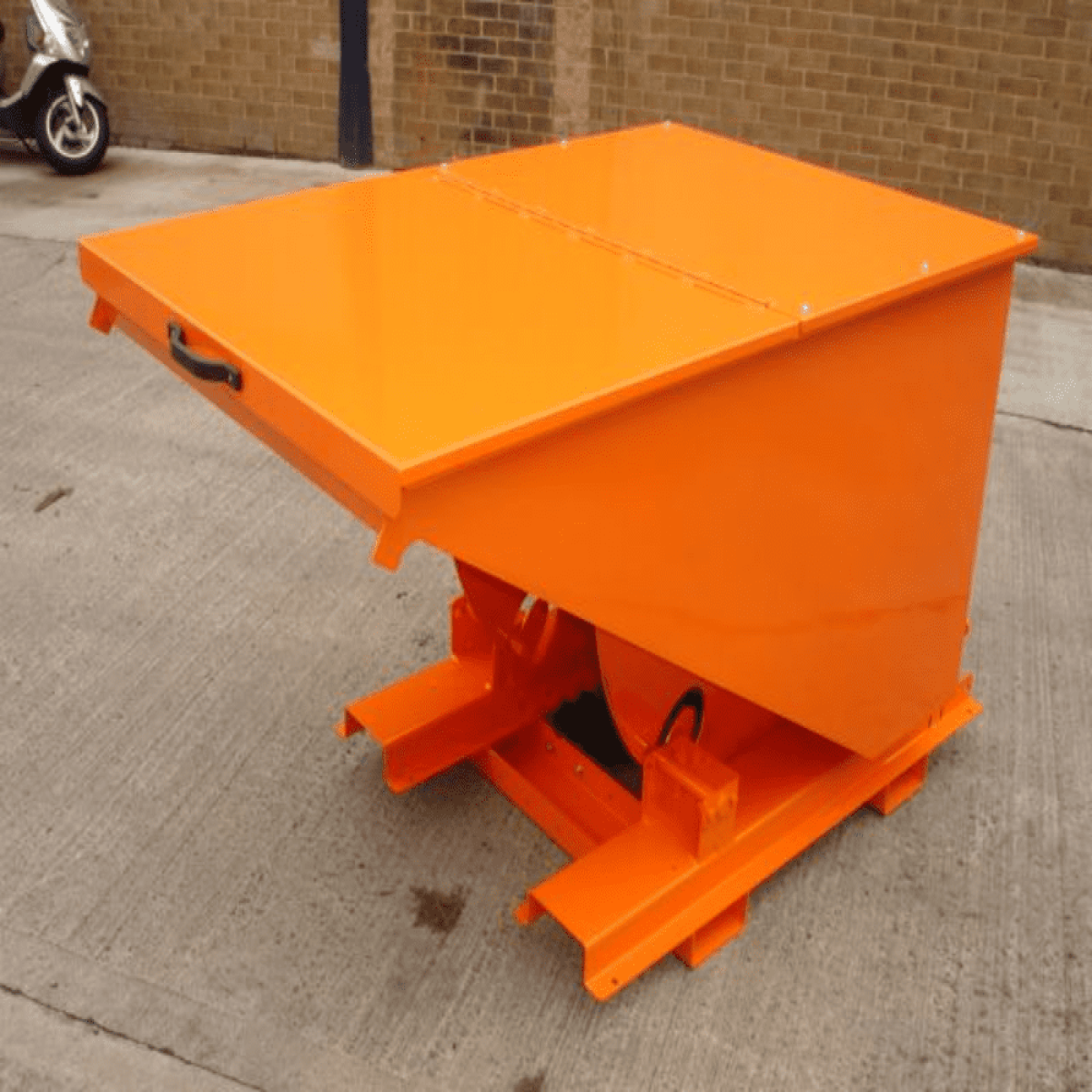 4 Way Entry Tipping Skip.