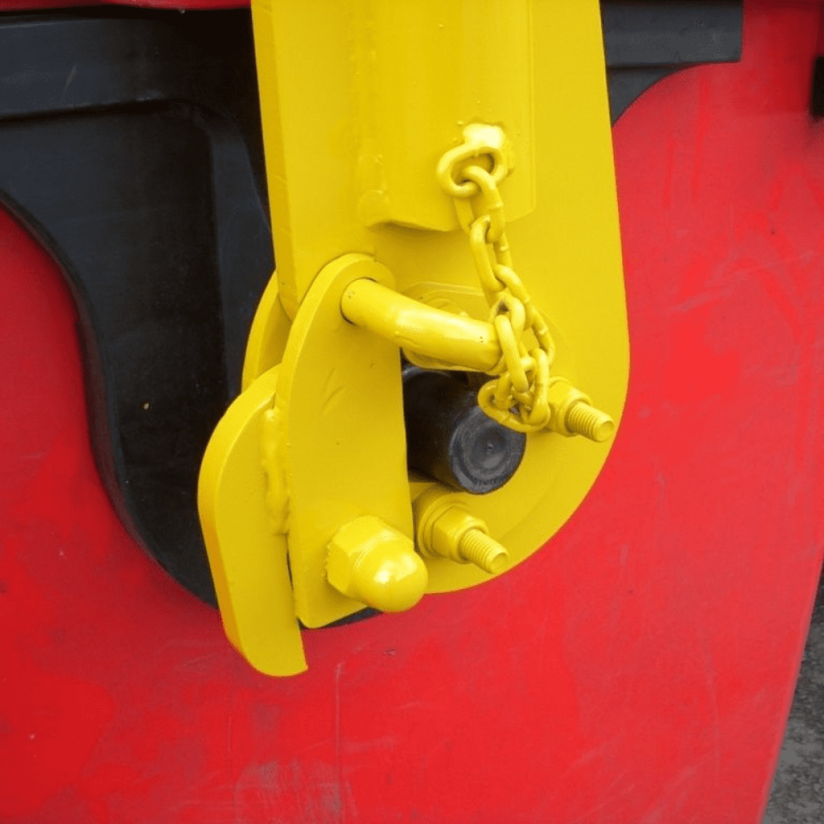LARGE WHEELIE BIN TIPPER. TYPE  WBH1100
