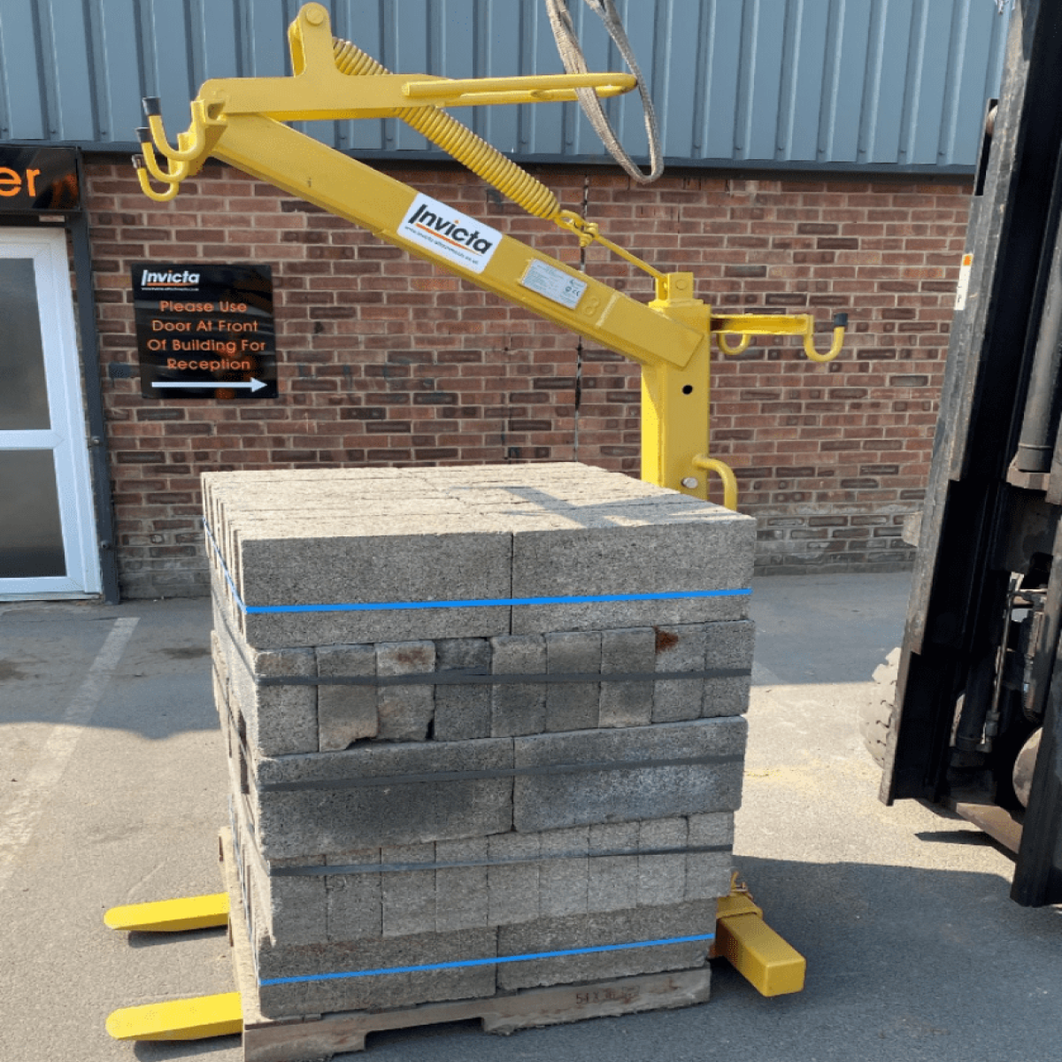 Automatic Pallet Forks