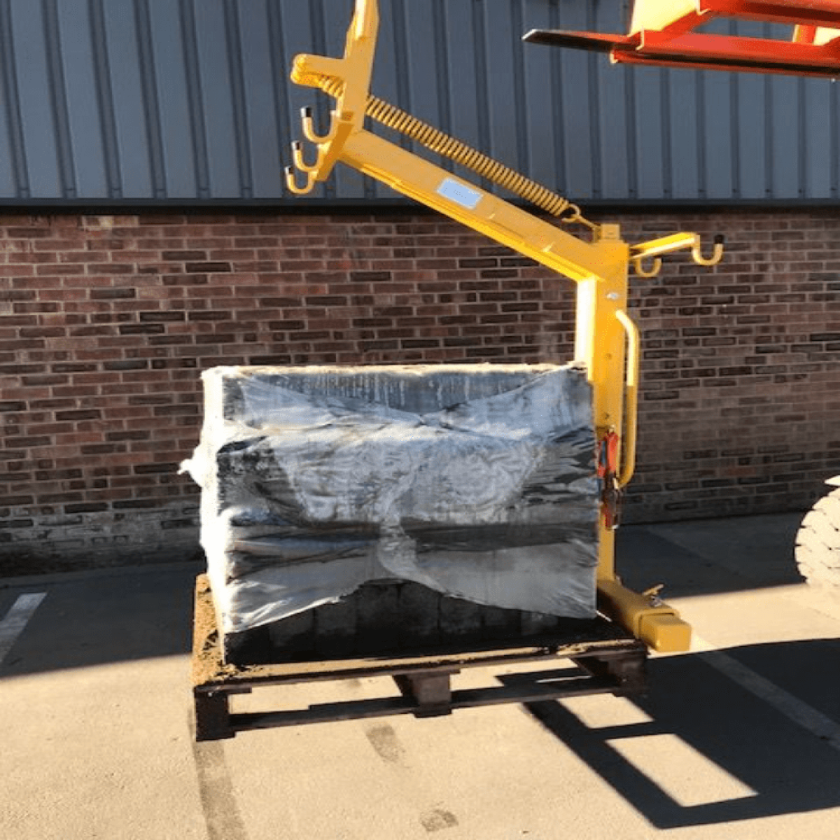 Automatic Pallet Forks