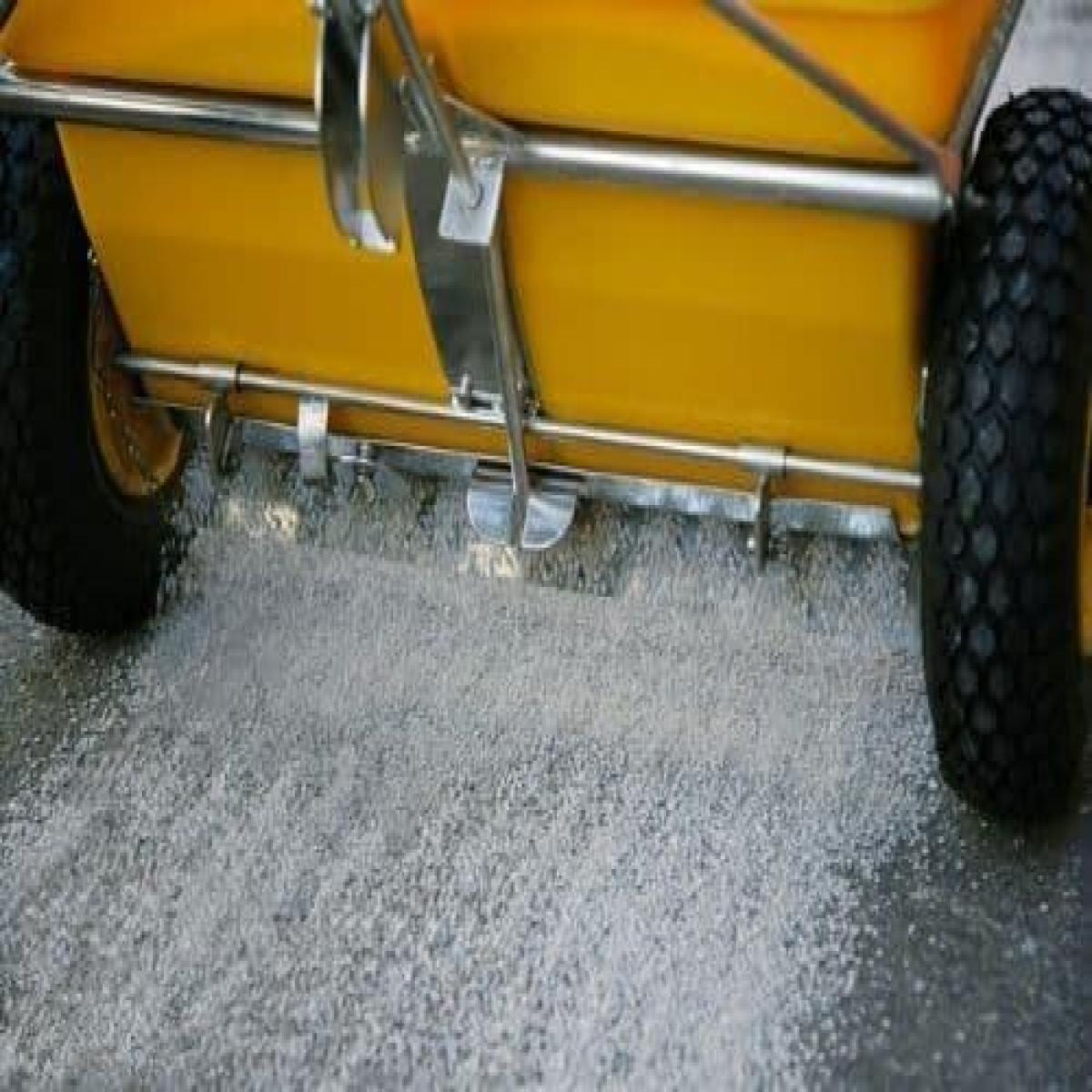 Pedestrian Drop Grit Spreader 8487
